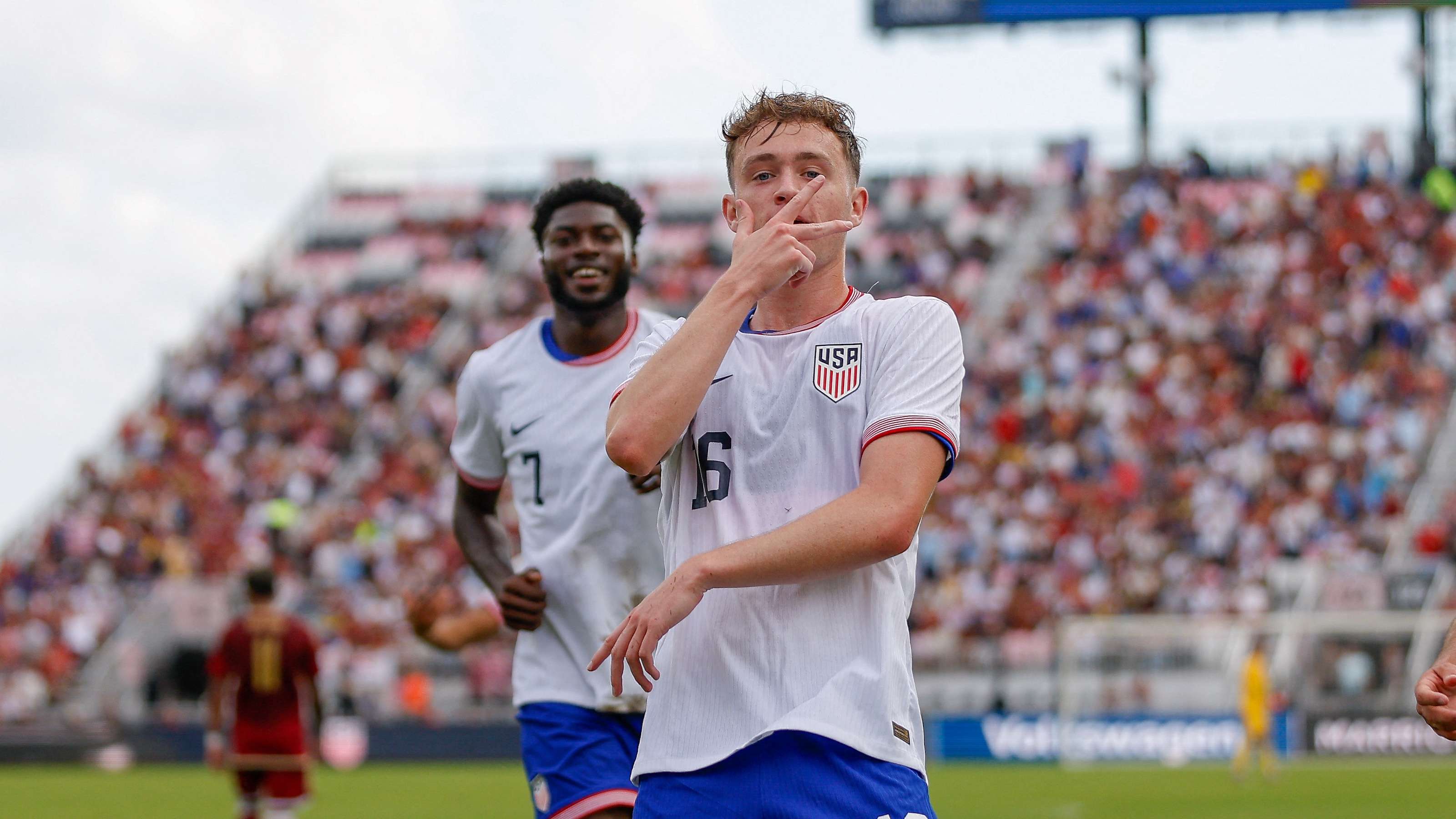 中国足球作 中国足球作